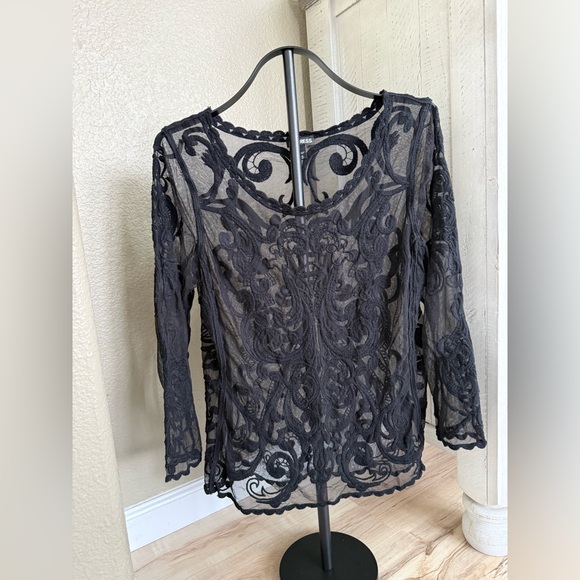 Express Black Sheer Lace Blouse - Picture 2 of 6